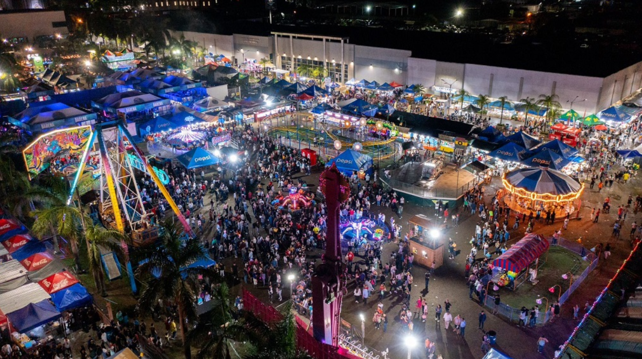 Expocentro abre sus puertas para recibir a miles de Hondureños