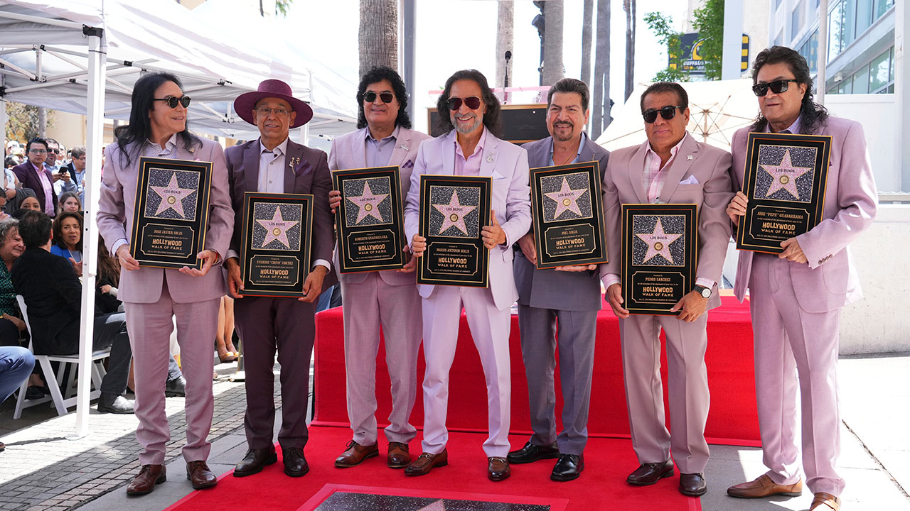 Bukis dedican premio a Inmigrantes