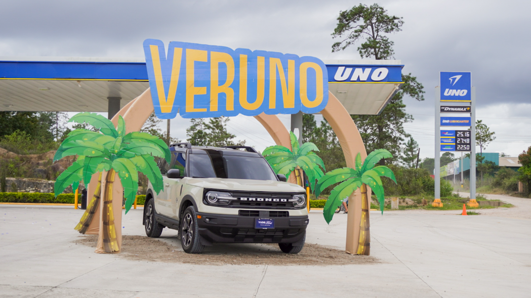Gasolinera Uno entrega su ultimo vehiculo.