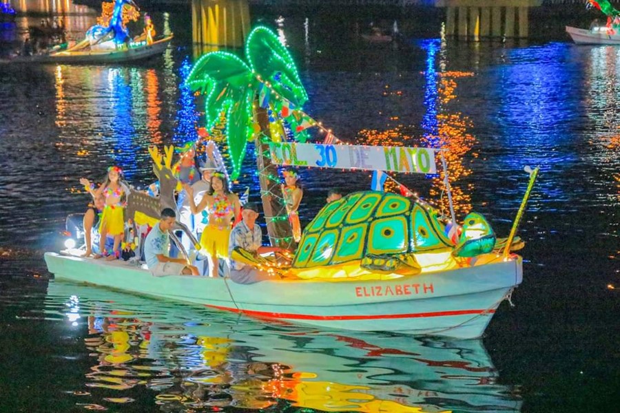 noche veneciana en puerto cortes